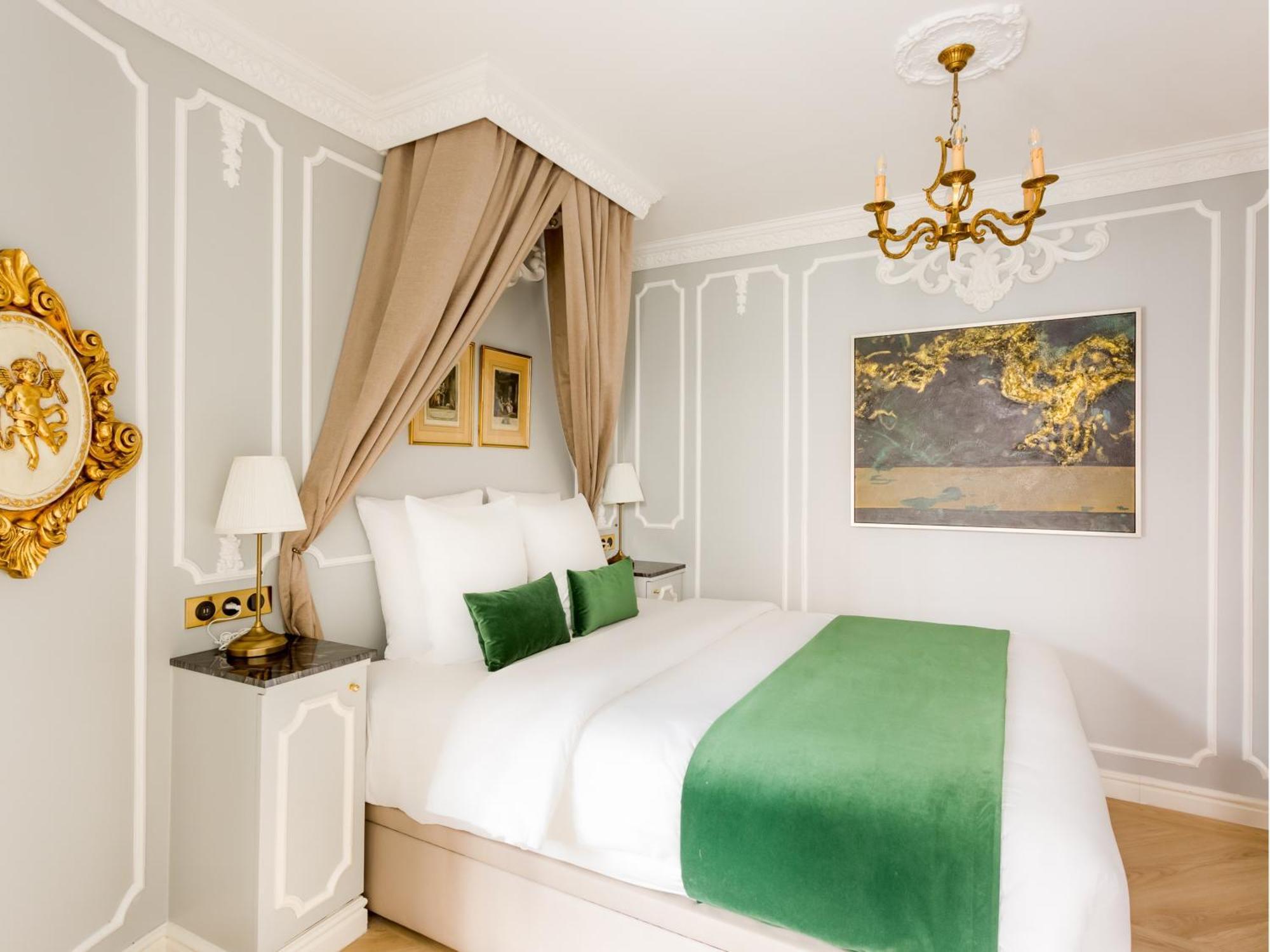Merveil - Luxury -champs Elysees-ponthieu Ii