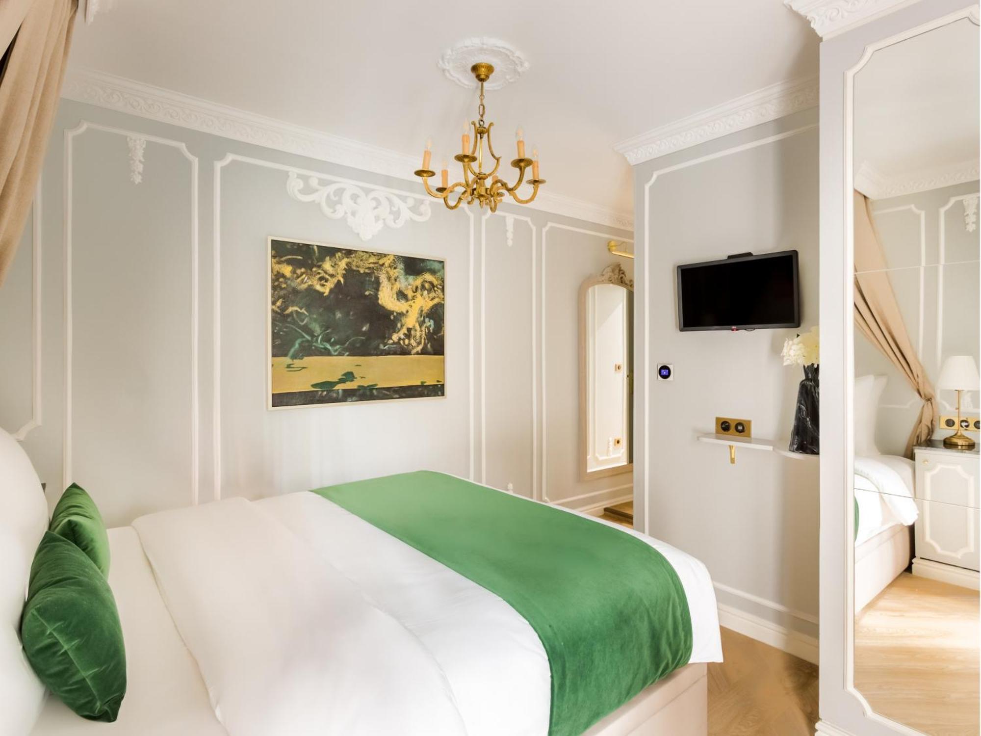 Merveil - Luxury -champs Elysees-ponthieu Ii *